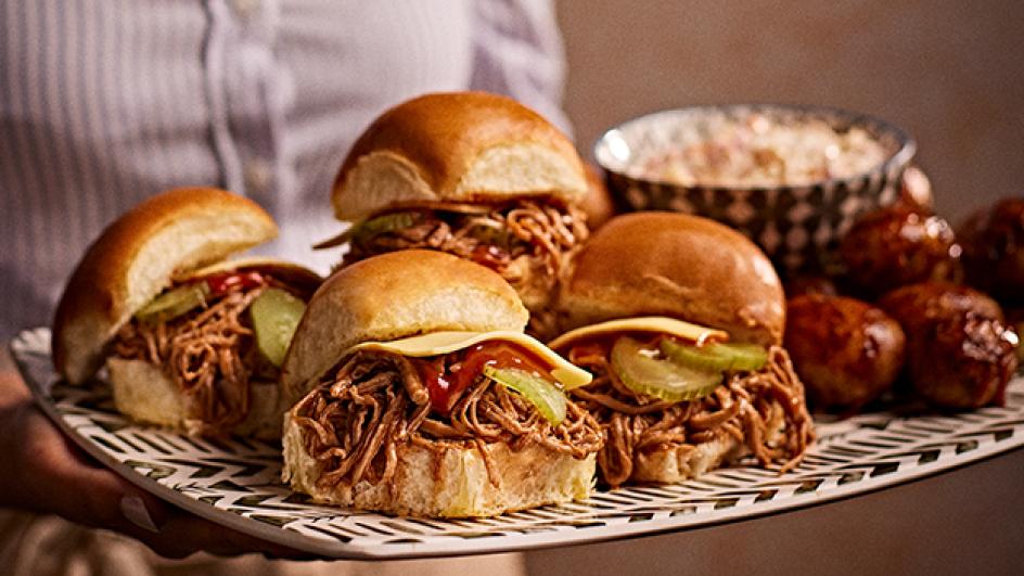 Pulled beef sliders