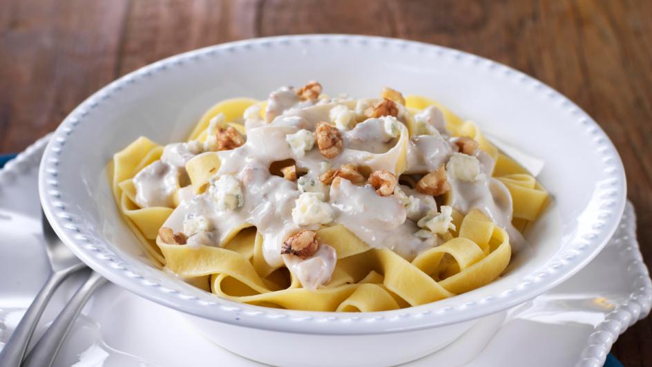 Fettuccini with Blue cheese and Walnuts