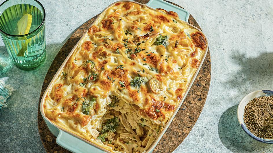 Fettuccini with Chicken and vegetables Gratin