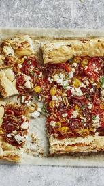 https://www.maggiarabia.com/sites/default/files/styles/search_result_153_272/public/Cheese%20tomato%20puff%20pastry%20pie%20new%20creations_0%20%281%29.jpg?itok=M0MEA-tD