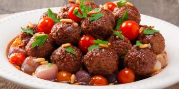 Meatballs with Burgul and pomegranate sauce