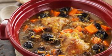 Chicken & Prunes Maraq