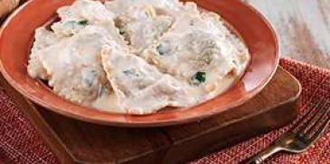 Spinach Ravioli with Yogurt Sauce