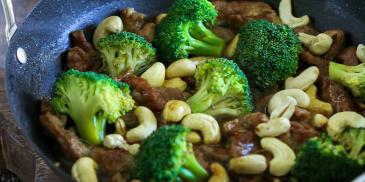 Beef & Broccoli Stir-fry with Cashews