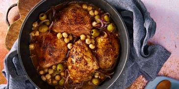 Chicken with Olives and chickpeas